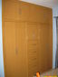 closet en madera de pino color coigüe del tipo patinado